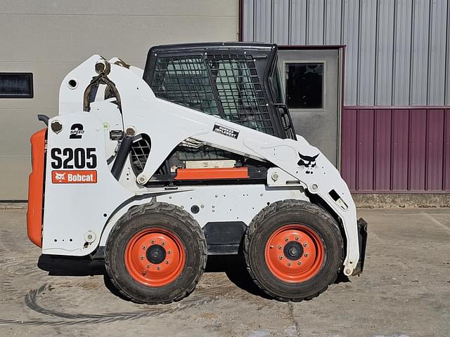 Image of Bobcat S205 equipment image 2