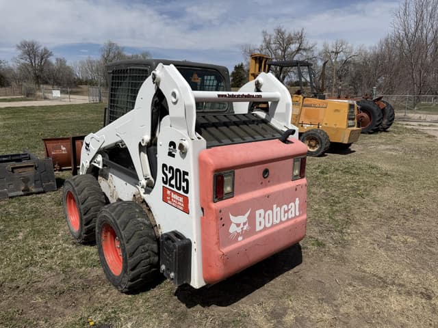 Image of Bobcat S205 equipment image 3