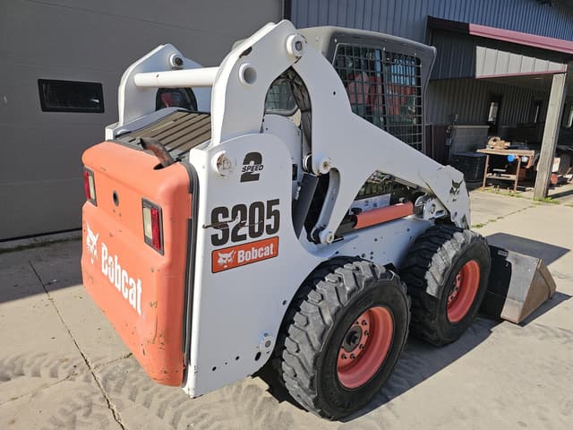 Image of Bobcat S205 equipment image 4