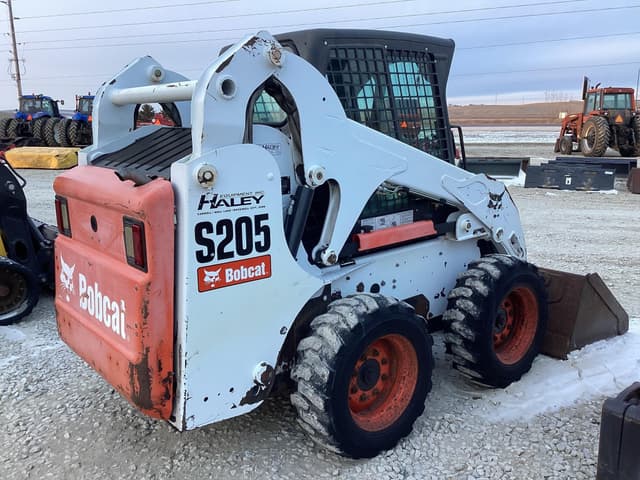 Image of Bobcat S205 equipment image 4