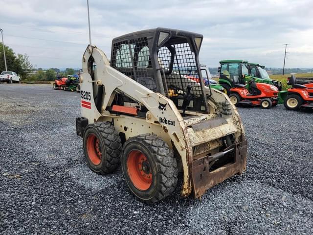 Image of Bobcat S205 equipment image 2