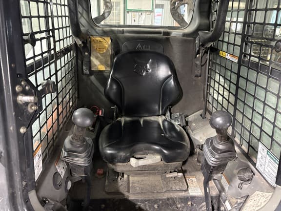 Image of Bobcat S650 equipment image 4
