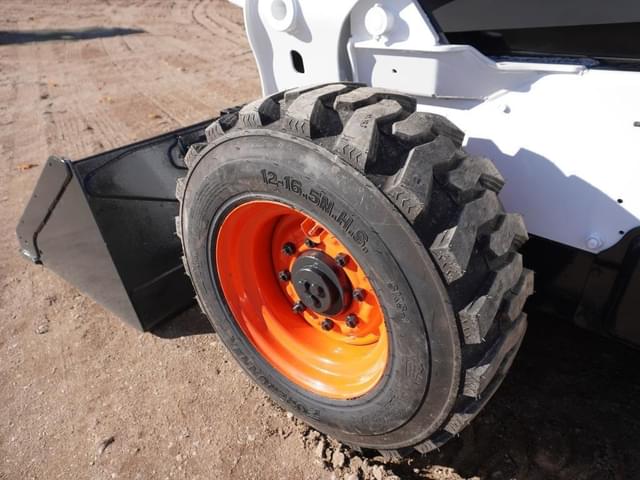 Image of Bobcat S650 equipment image 4