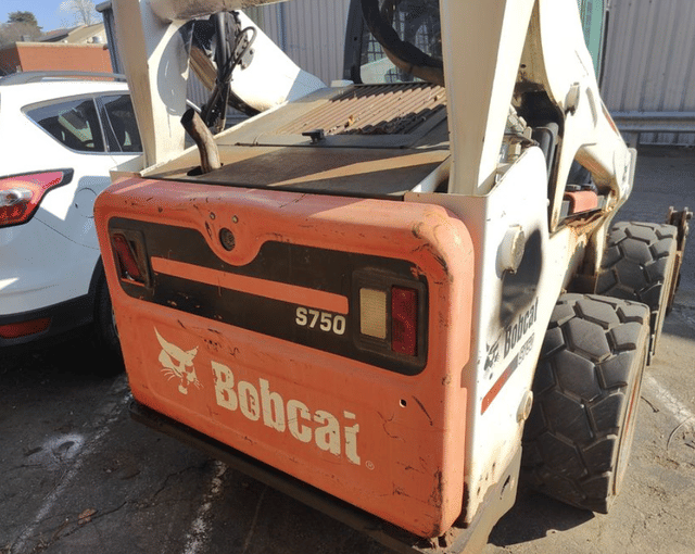 Image of Bobcat S750 equipment image 4