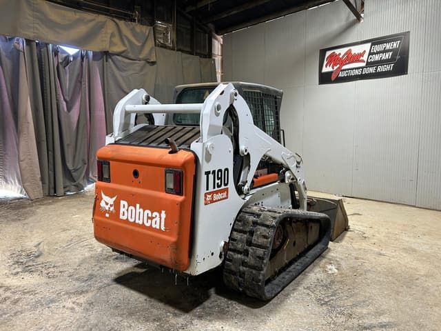Image of Bobcat T190 equipment image 3