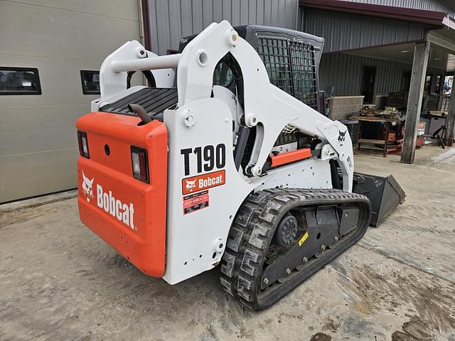 Image of Bobcat T190 equipment image 4