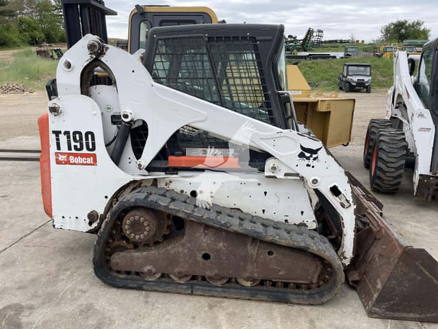 Image of Bobcat T190 equipment image 1