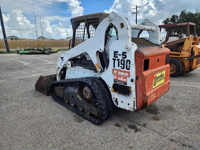 Image of Bobcat T190 equipment image 4