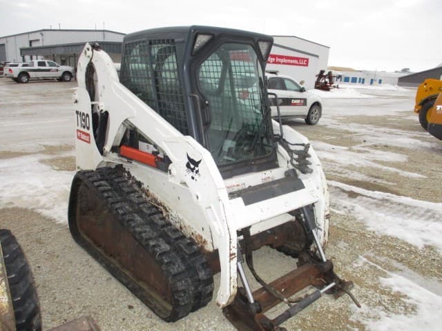 Image of Bobcat T190 equipment image 2