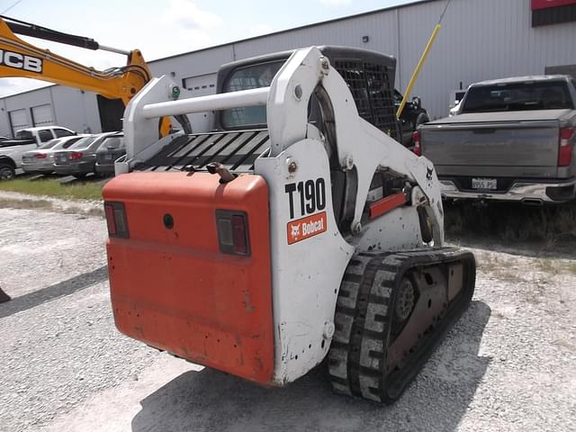 Image of Bobcat T190 equipment image 4