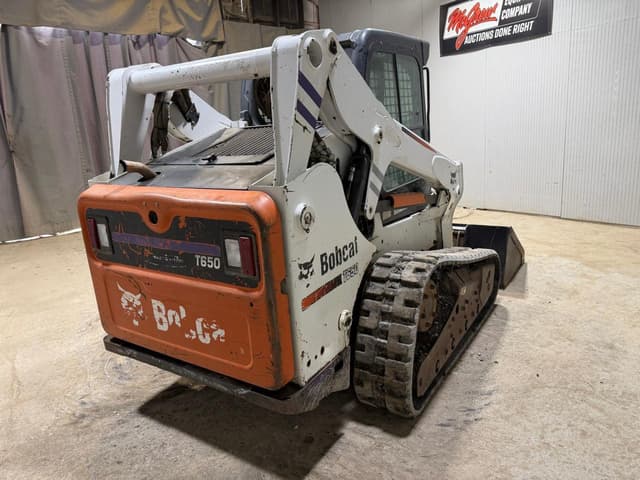 Image of Bobcat T650 equipment image 4