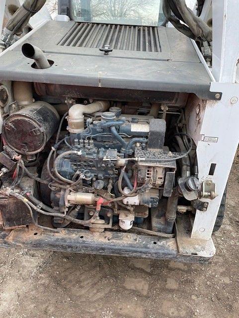 Image of Bobcat T650 equipment image 4