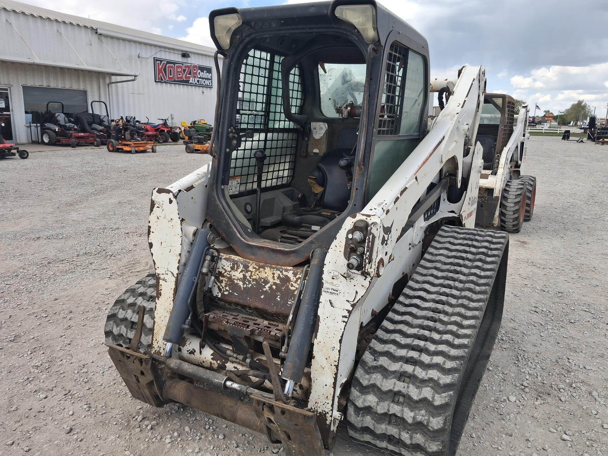 2012 Bobcat T770 Equipment Image0