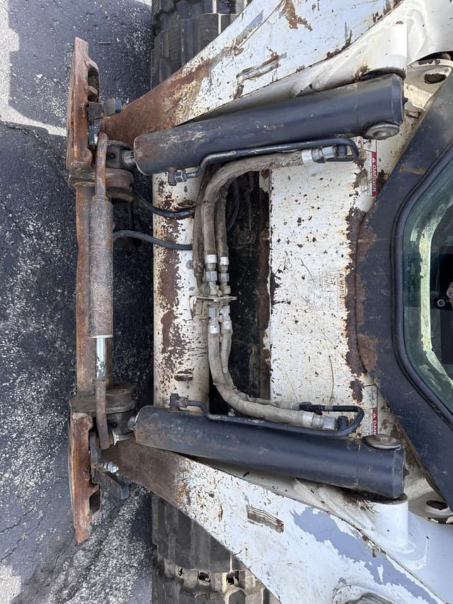 Image of Bobcat T870 equipment image 2