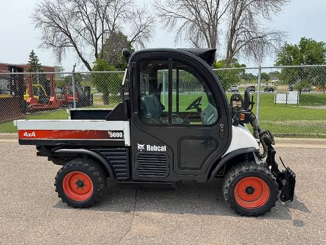 Image of Bobcat Toolcat 5600 equipment image 1