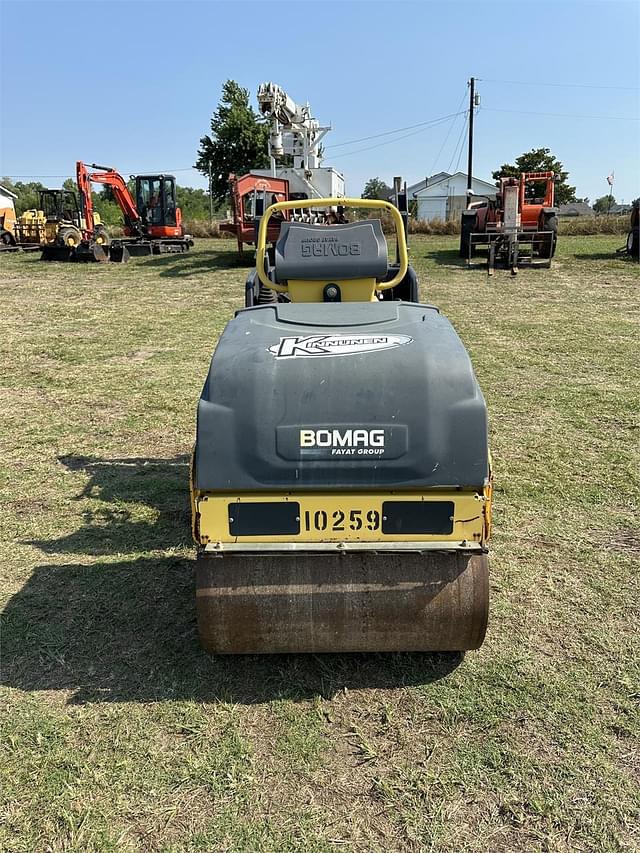 Image of Bomag BW900-50 equipment image 3