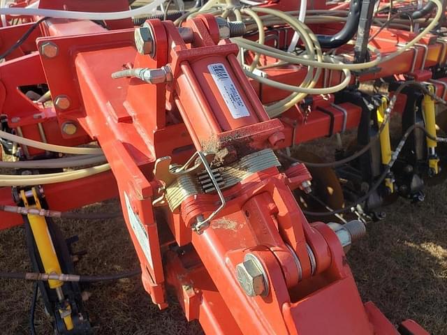 Image of Bourgault 3320-66 equipment image 2