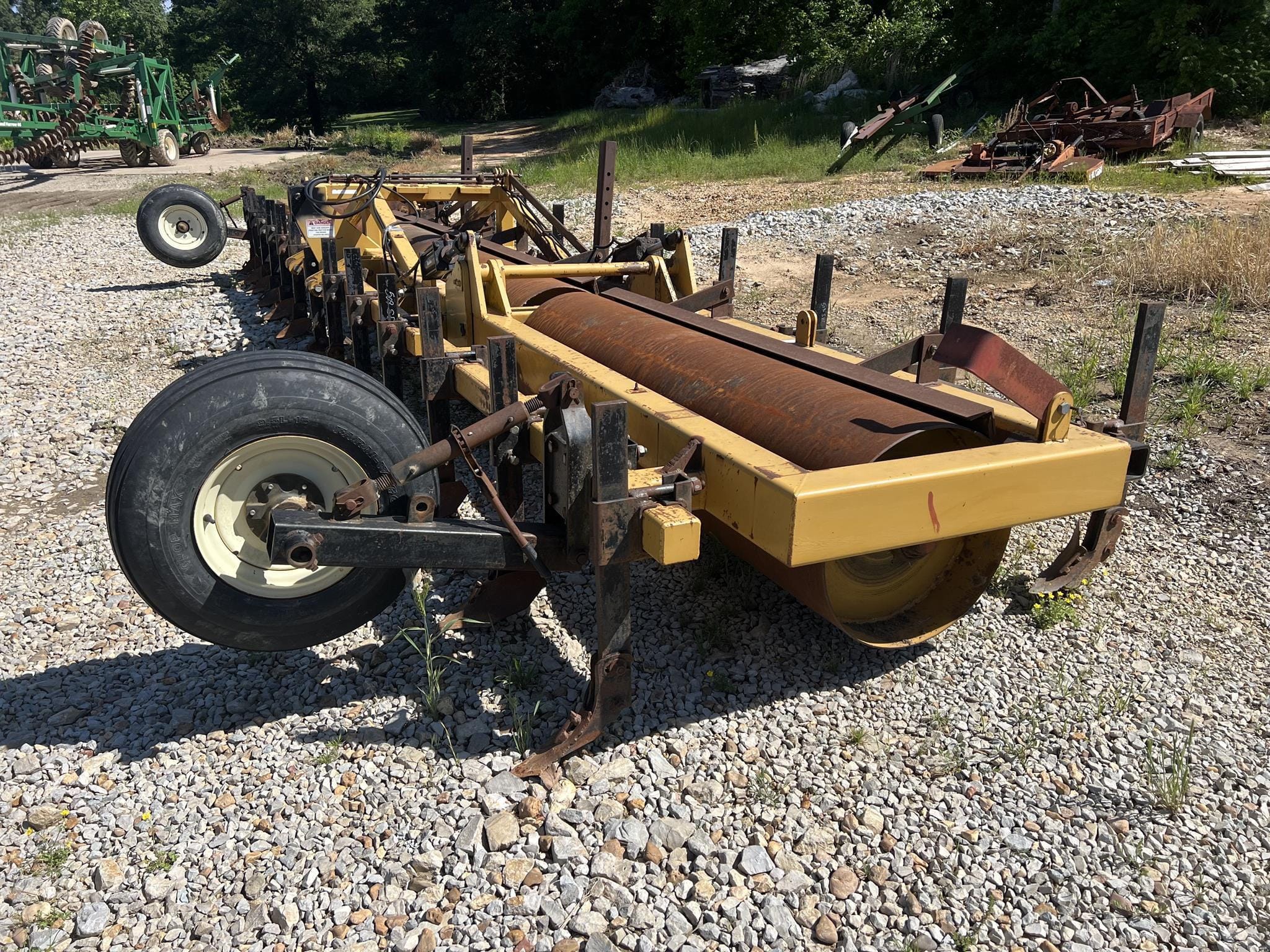 2012 Brandt HR32F Equipment Image0