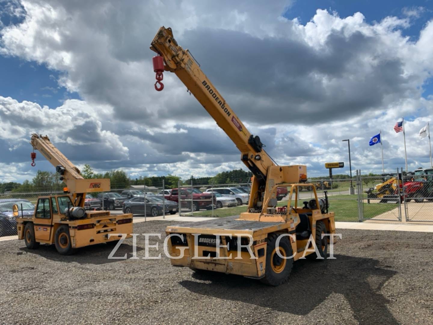 2012 Broderson IC-80-3J Equipment Image0