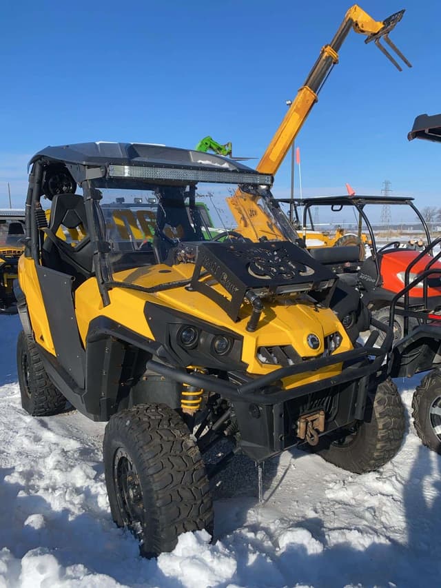 Image of Can-Am Commander XT equipment image 1