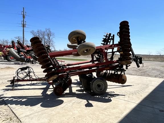 Image of Case IH 330 Image 1