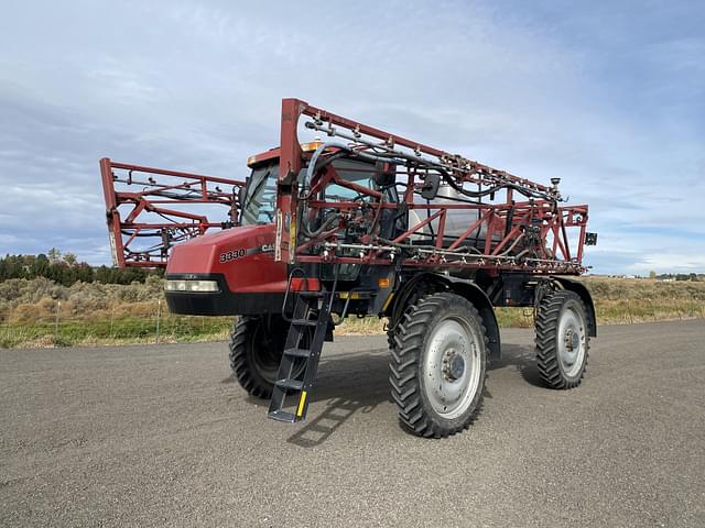 Image of Case IH 3330 Patriot equipment image 2