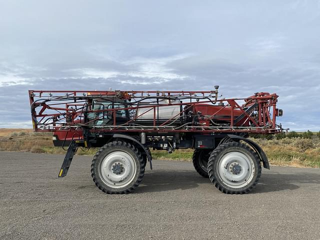 Image of Case IH 3330 Patriot equipment image 4