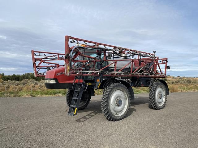 Image of Case IH 3330 Patriot equipment image 1