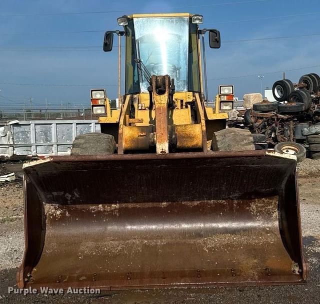 Image of Case 621 equipment image 1