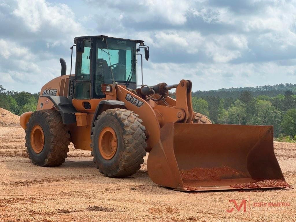 2012 Case 821F Equipment Image0