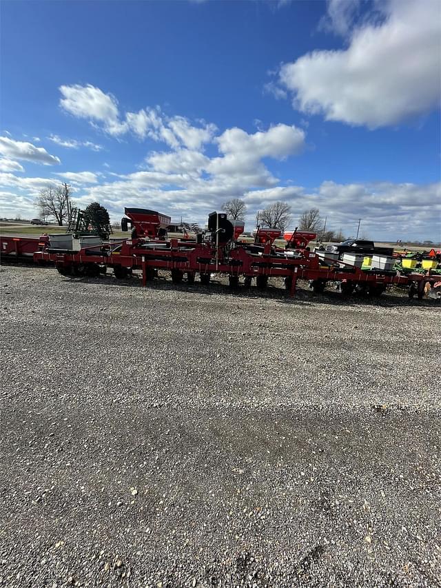 Image of Case IH 1230 equipment image 2