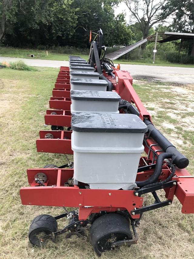 Image of Case IH 1230 equipment image 2