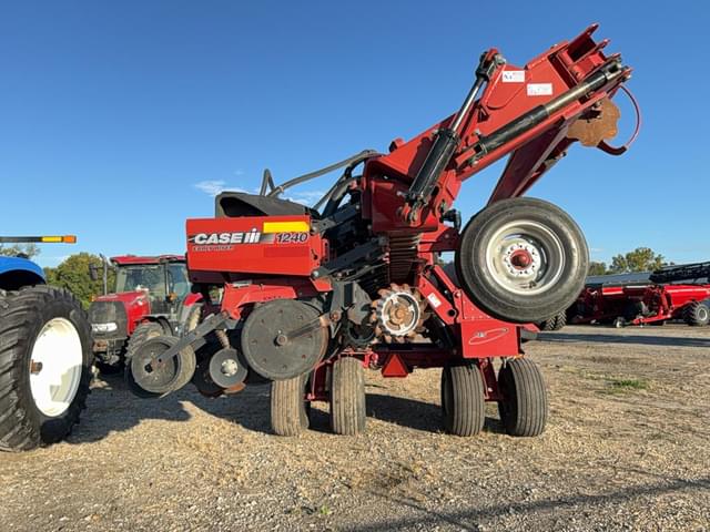 Image of Case IH 1240 equipment image 1