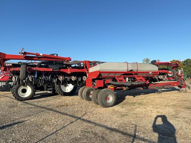 Image of Case IH 1240 equipment image 3
