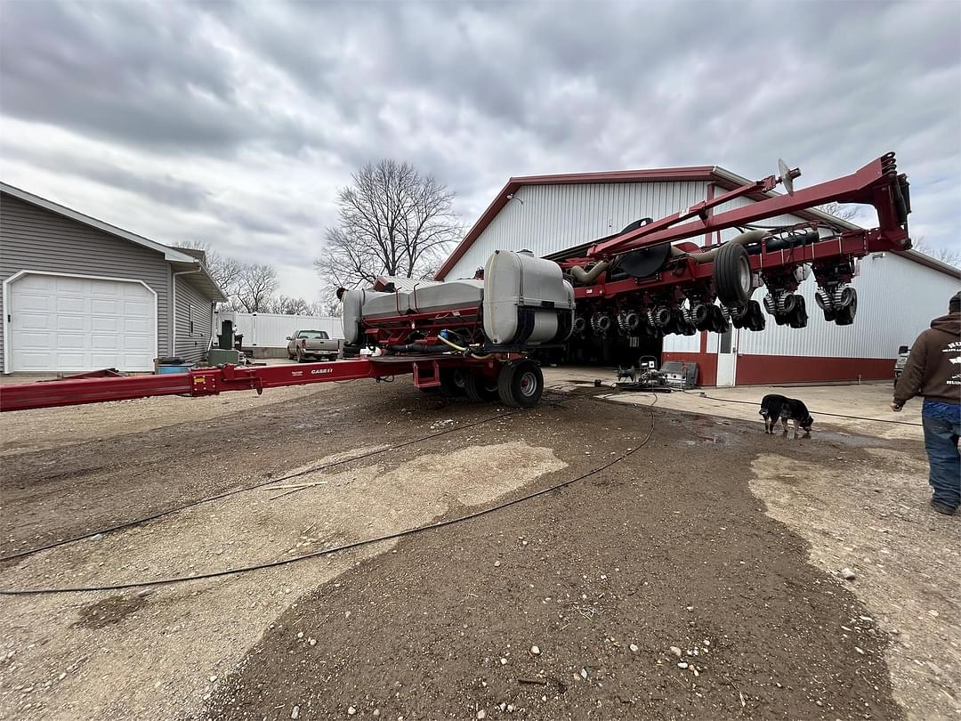 Image of Case IH 1240 Primary image