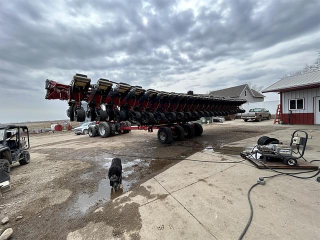 Image of Case IH 1240 equipment image 1