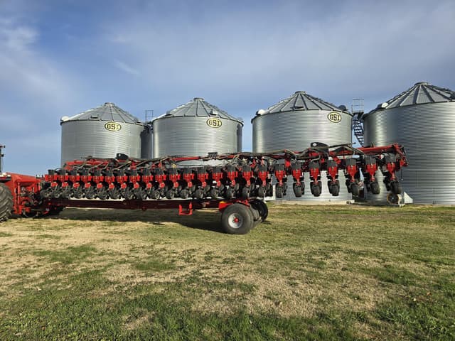 Image of Case IH 1240 equipment image 1