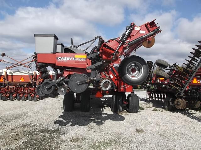 Image of Case IH 1240 equipment image 4