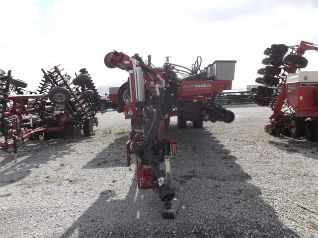 Image of Case IH 1240 equipment image 1