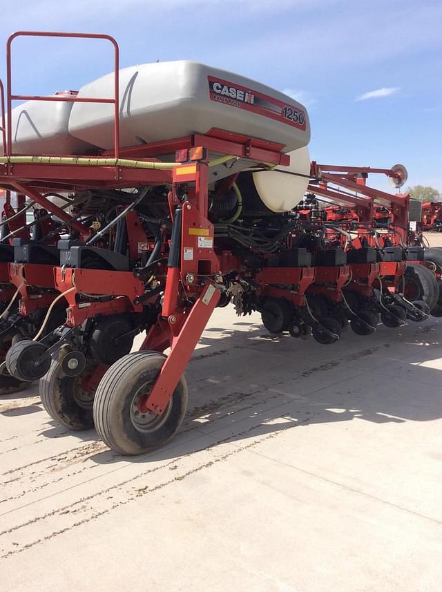 Image of Case IH 1250 equipment image 4