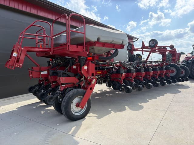 Image of Case IH 1250 equipment image 2