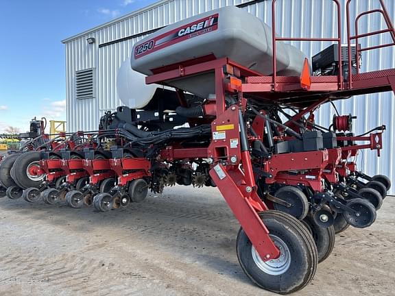 Image of Case IH 1250 equipment image 1