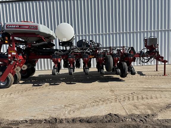 Image of Case IH 1250 equipment image 3