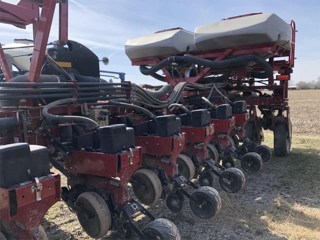 Image of Case IH 1250 equipment image 2