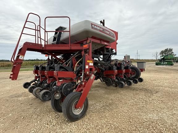 Image of Case IH 1250 equipment image 3