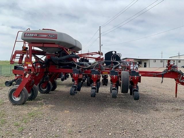 Image of Case IH 1250 equipment image 2