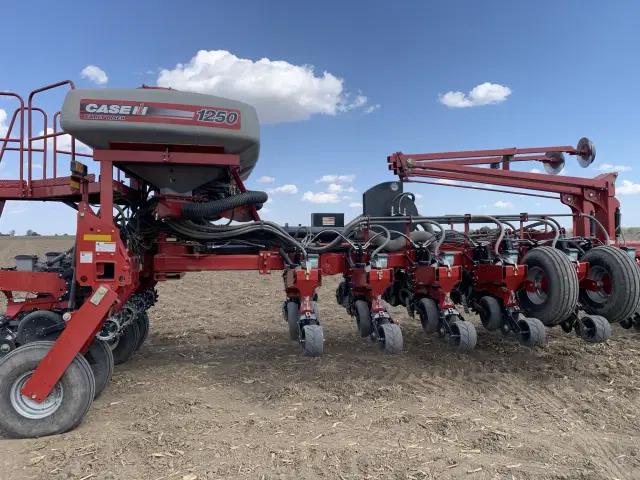 Image of Case IH 1250 equipment image 2