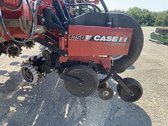 Image of Case IH 1250 equipment image 2