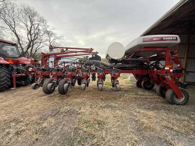Image of Case IH 1250 equipment image 1