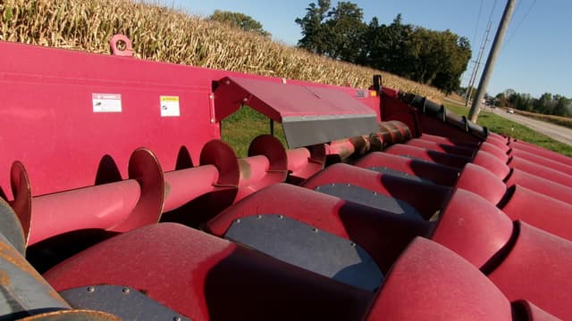 Image of Case IH 2608 equipment image 2